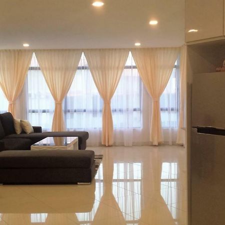 Cherloft@Samsuria Beach Residences Kampung Sungai Ular Экстерьер фото